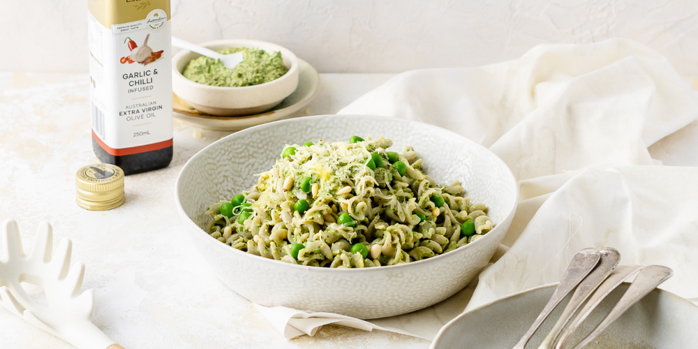 Garlic & Chilli Pea Pesto Pasta